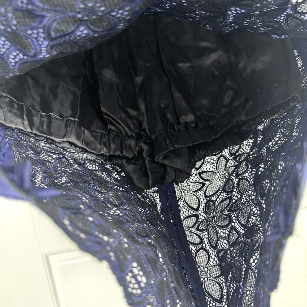 SACAI LUCK Lace Pattern Embroidered Skirt NEW Size 2 Blue